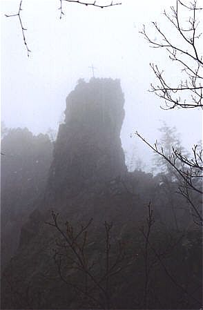 Gespenstisch wirken die Felsen des Bodetals im Nebel. Sicher auch ein Grund fr das Entstehen so vieler wundervoller Sagen.