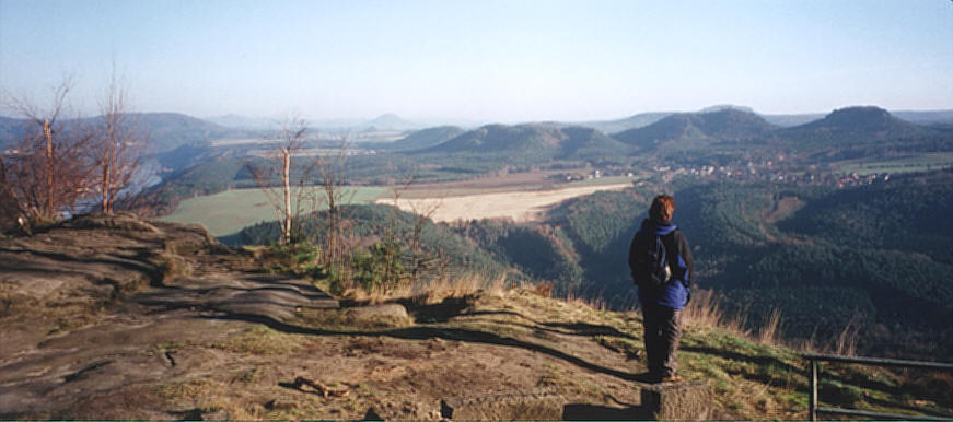 Aussicht auf das Mittlere Gebiet der Steine: Pfaffenstein,Gohrischstein,Papststein und Kleinhennersdorfer Stein
