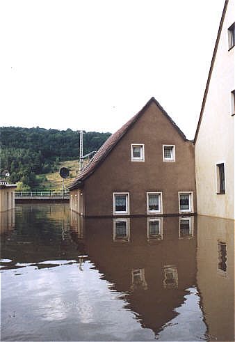 Pirnaer Strae mit Blick auf Bahnviadukt
